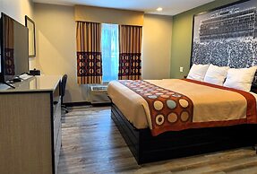 Super 8 by Wyndham Frankfort IN