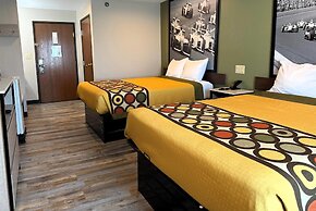 Super 8 by Wyndham Frankfort IN