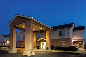 Super 8 by Wyndham Frankfort IN