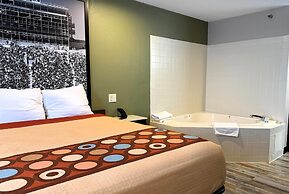 Super 8 by Wyndham Frankfort IN