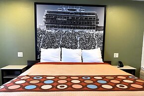 Super 8 by Wyndham Frankfort IN