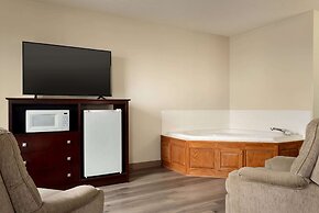 Super 8 by Wyndham Bethany MO