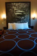 Super 8 by Wyndham Delmont