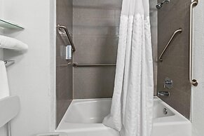 Rodeway Inn Delmont