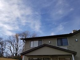 Super 8 by Wyndham Delmont