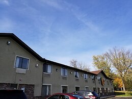 Super 8 by Wyndham Delmont