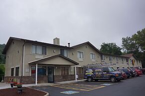 Super 8 by Wyndham Delmont