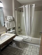 Super 8 by Wyndham West Branch