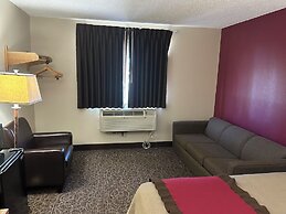 Super 8 by Wyndham West Branch