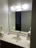 Super 8 by Wyndham Toledo