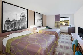 Super 8 by Wyndham Toledo