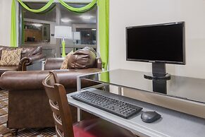 Super 8 by Wyndham Toledo