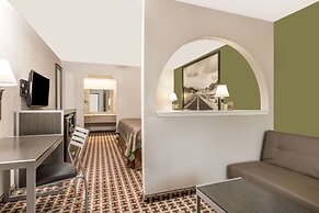 Super 8 by Wyndham Houston/NASA