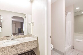 Super 8 by Wyndham Houston/NASA