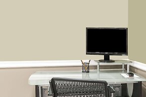 Super 8 by Wyndham Houston/NASA