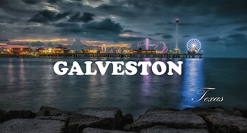 Super 8 by Wyndham Houston/NASA