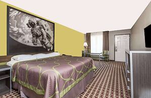 Super 8 by Wyndham Houston/NASA