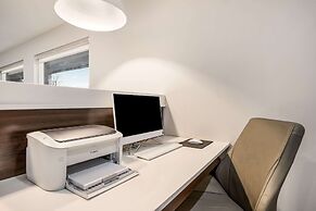 Clarion Pointe East Lansing University Area