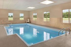 Baymont Inn & Suites by Wyndham Swanton/Toledo Airport