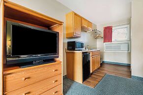 Super 8 by Wyndham Lake George/Downtown