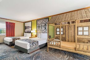 Super 8 by Wyndham Lake George/Downtown
