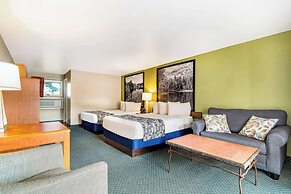 Super 8 by Wyndham Lake George/Downtown