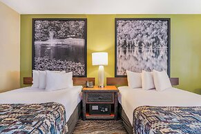 Super 8 by Wyndham Lake George/Downtown