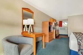 Super 8 by Wyndham Lake George/Downtown