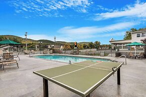 Super 8 by Wyndham Lake George/Downtown