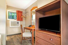 Super 8 by Wyndham Lake George/Downtown