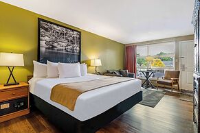 Super 8 by Wyndham Lake George/Downtown