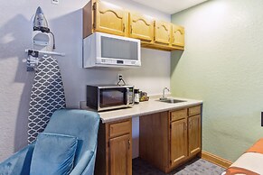 Super 8 by Wyndham Uniontown PA