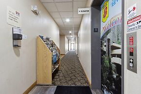 Super 8 by Wyndham Uniontown PA