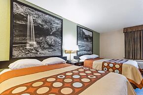 Super 8 by Wyndham Uniontown PA