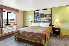 Super 8 by Wyndham Uniontown PA