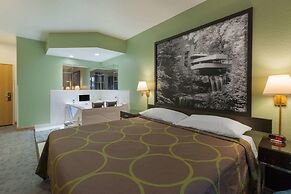 Super 8 by Wyndham Uniontown PA