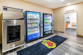 Super 8 by Wyndham Uniontown PA