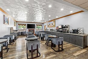 Super 8 by Wyndham Uniontown PA