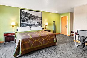 Super 8 by Wyndham Uniontown PA