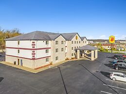 Super 8 by Wyndham Uniontown PA