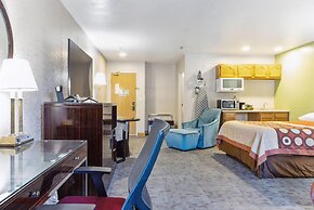 Super 8 by Wyndham Uniontown PA