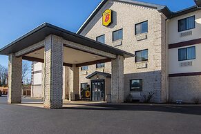 Super 8 by Wyndham Uniontown PA
