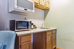 Super 8 by Wyndham Uniontown PA