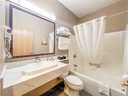 Super 8 by Wyndham Uniontown PA