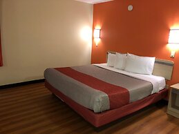 Motel 6 Urbana, IL