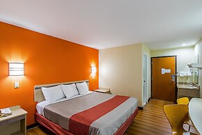 Motel 6 Urbana, IL