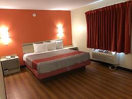 Motel 6 Urbana, IL