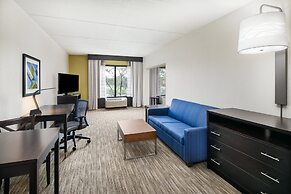 Holiday Inn Express & Suites Jacksonville SE- Med Ctr Area by IHG