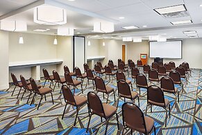 Holiday Inn Express & Suites Jacksonville SE- Med Ctr Area by IHG