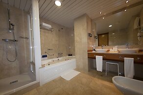 Hotel La Laguna Spa And Golf